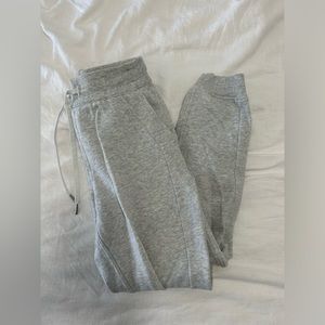 Size 4 Gray Lululemon scuba joggers